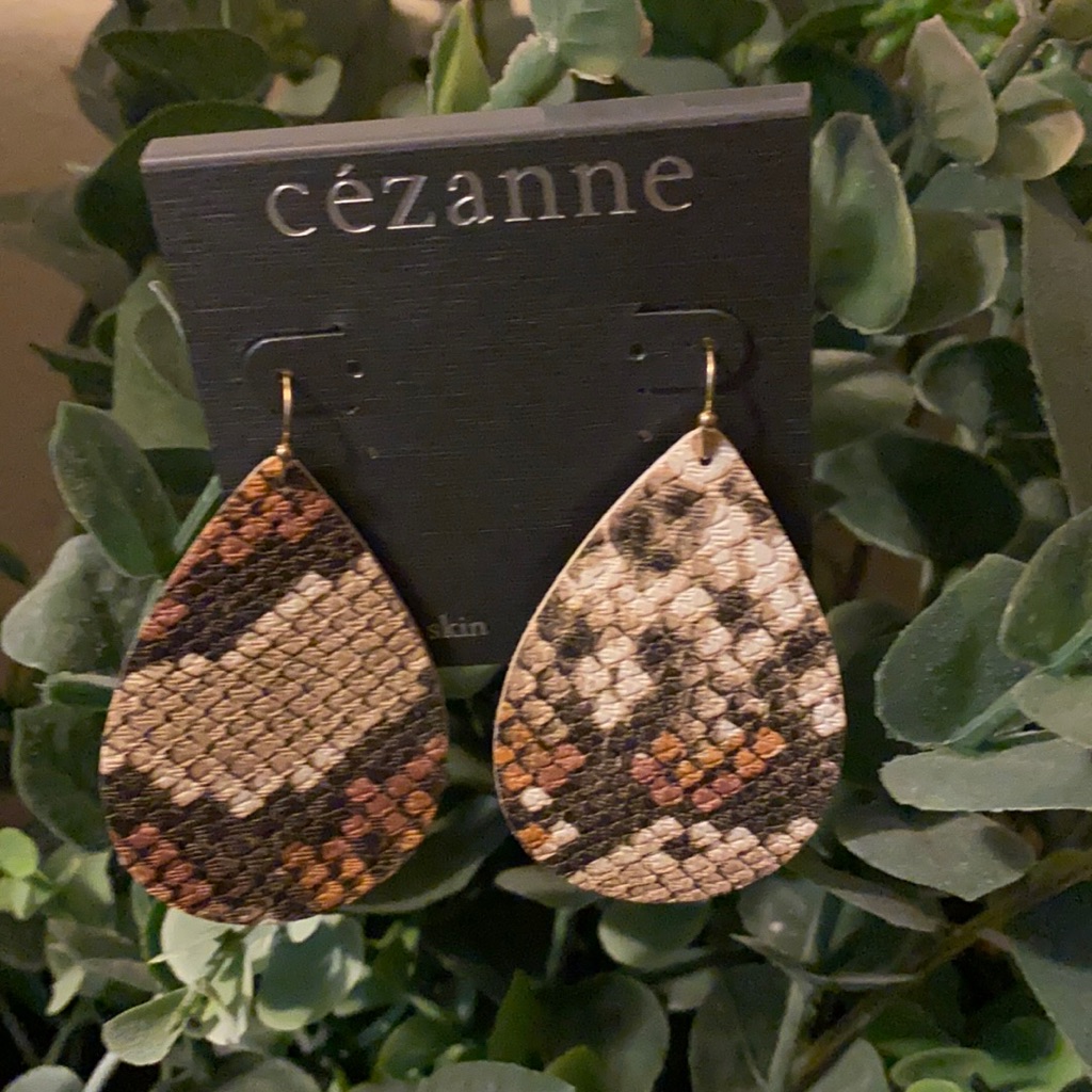 Faux Leather Snakeskin Print Dangle Earrings 11$